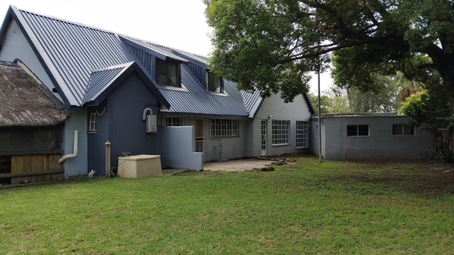5 Bedroom Property for Sale in Vaalpark Free State